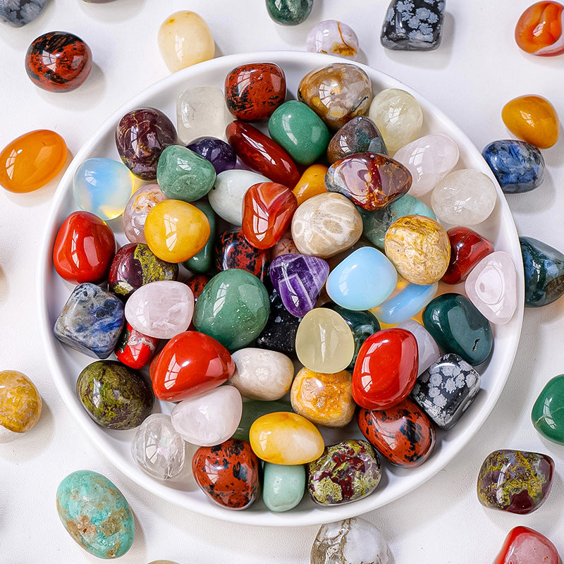 Healing Stones & Crystals Set | 5 Natural Tumbled Gemstones 5 natural tumbled gemstones: Clear Quartz, Tiger's Eye, Black Obsidian, Smoky Quartz, and Howlite.