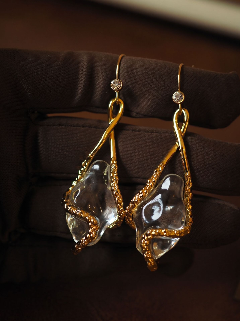 WhisperCrystal™ French Vintage Crystal Earrings – Elegant Twisted Gold Drop Earrings